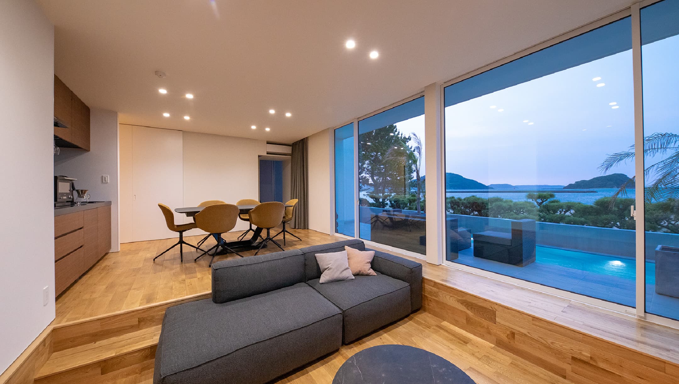 Castle Side Villa 波静 — 唐津市東城内 · 唐津湾オーシャンフロントの一棟貸しヴィラ