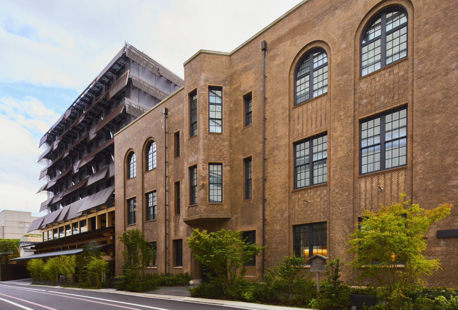 エースホテル京都 — 中京区・烏丸御池 · 2020年開業、新風館リノベーション、隈研吾設計