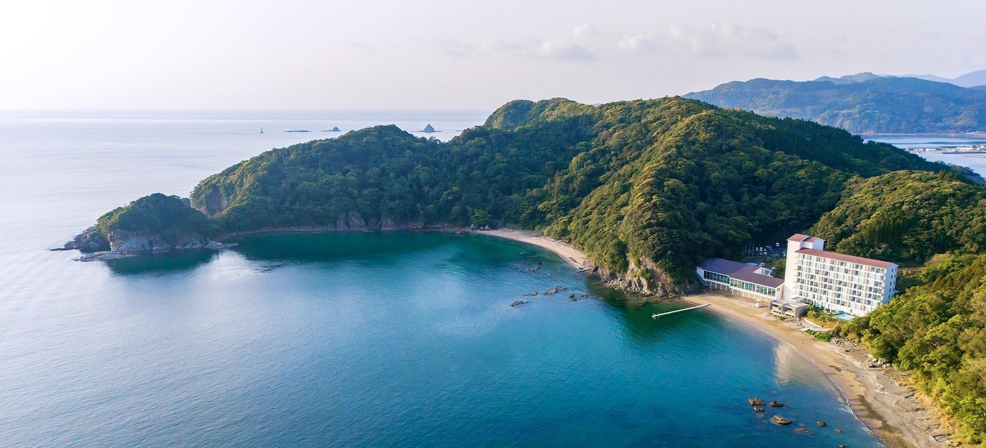 日南海岸 南郷プリンスホテル — 日南市南郷町 · 日南海岸国定公園の南端、全室・露天風呂・レストランが太平洋を望む