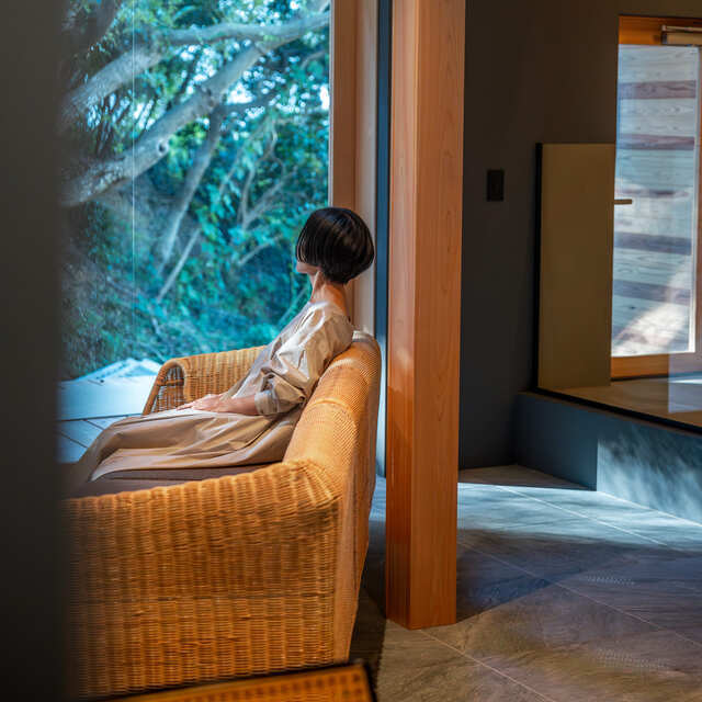 Retreat Villa iki — 三重・志摩市阿児の森に囲まれた1棟貸し、サウナと130㎡のリビング空間