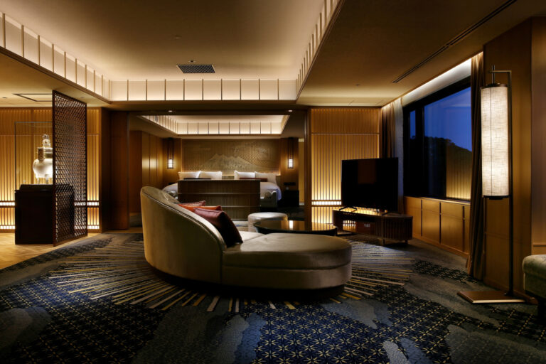 SHIROYAMA HOTEL kagoshima — 鹿児島市・城山 標高108mから望む桜島と錦江湾の眺望