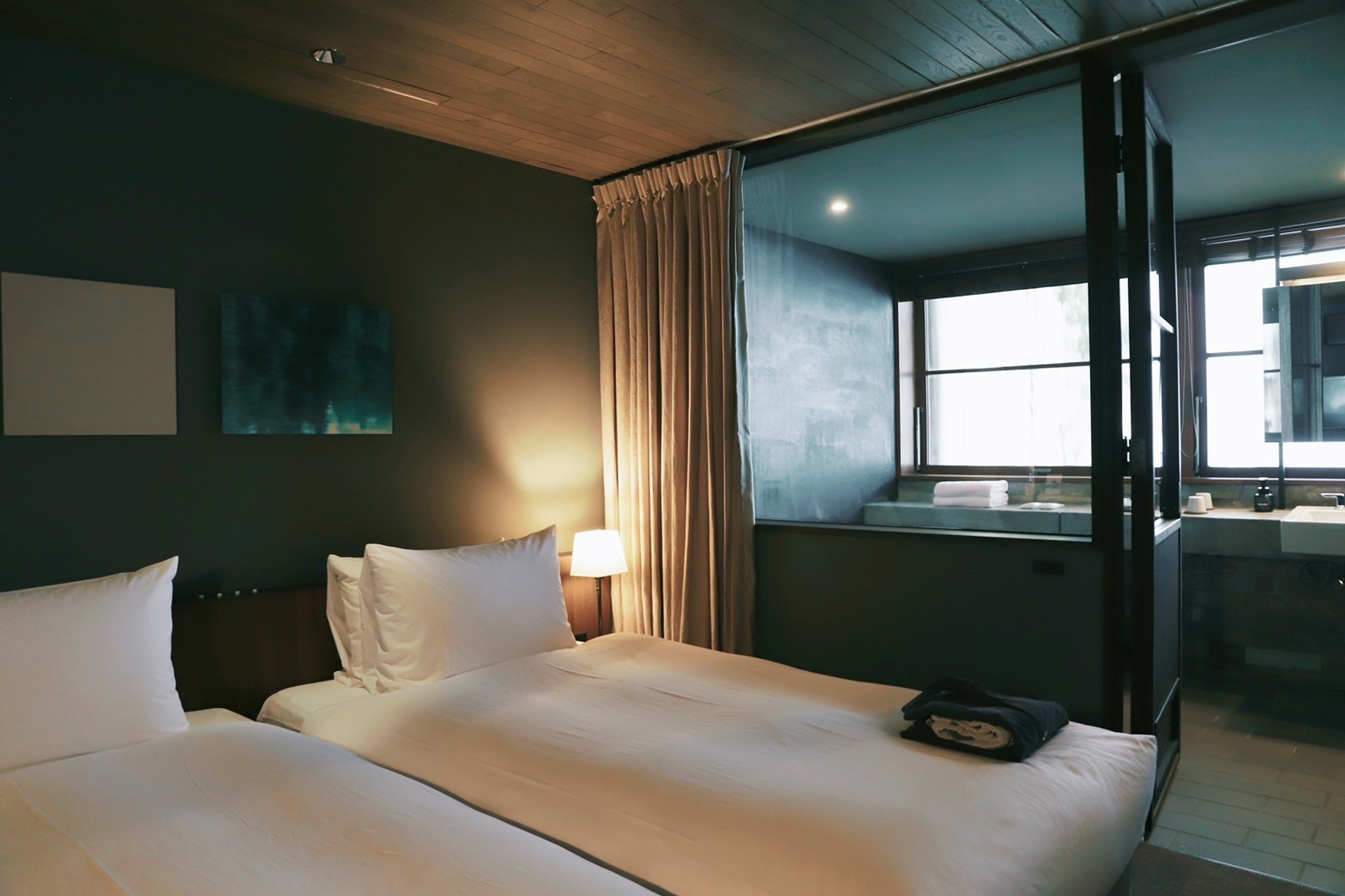HOTEL CYCLE — 尾道水道・西御所町 · 県営倉庫を改装した複合施設 ONOMICHI U2 内の客室