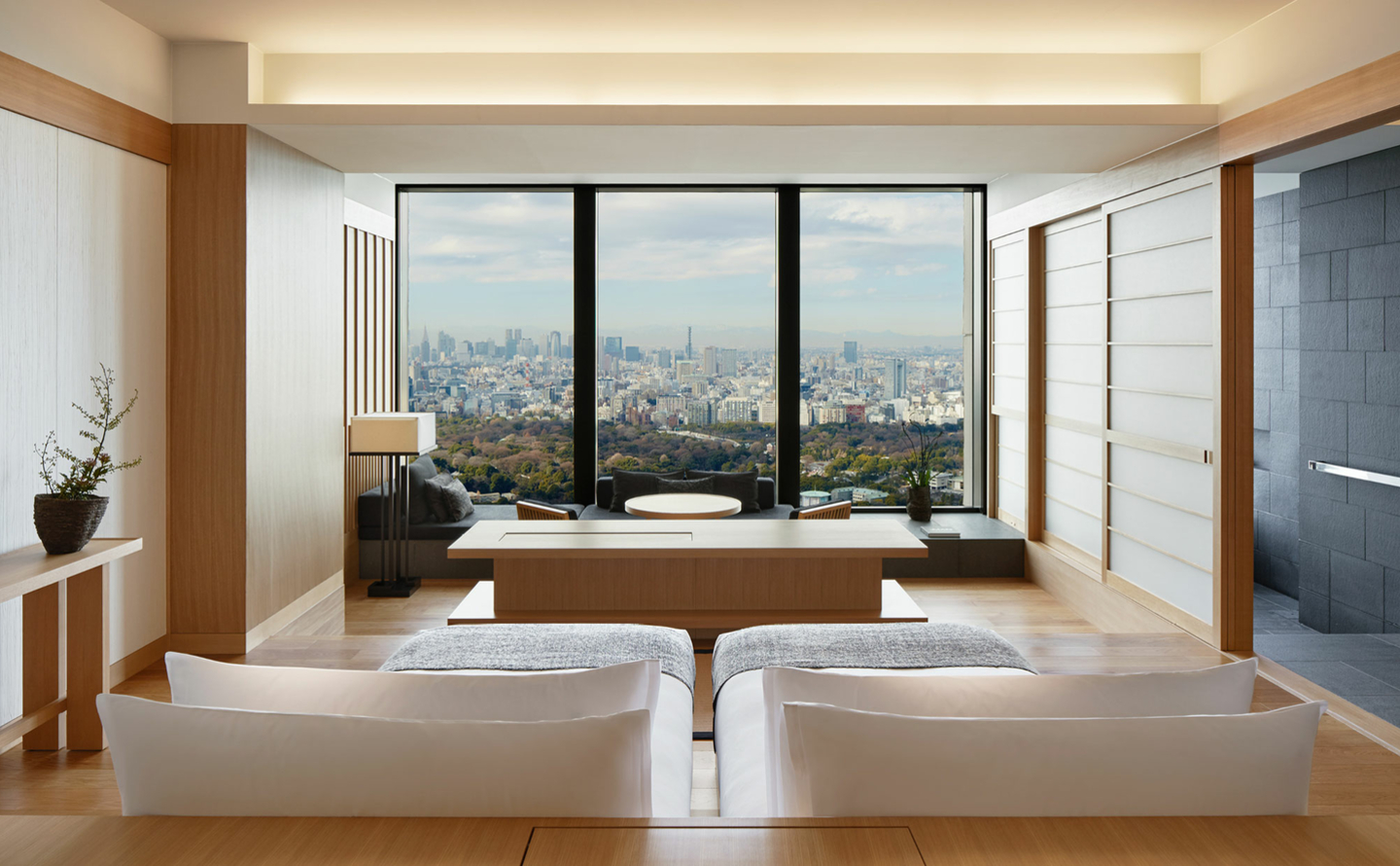 アマン東京 — 東京・大手町 · 大手町タワー高層階、皇居の森を望む和の都市リゾート