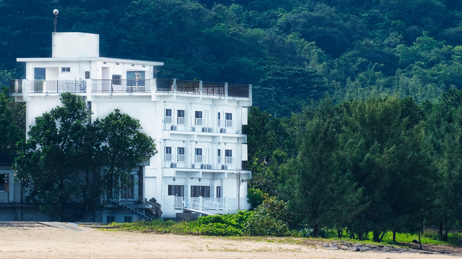 ホテル星立 西表島 — 沖縄・竹富町 · マングローブと珊瑚礁に囲まれた島内の宿