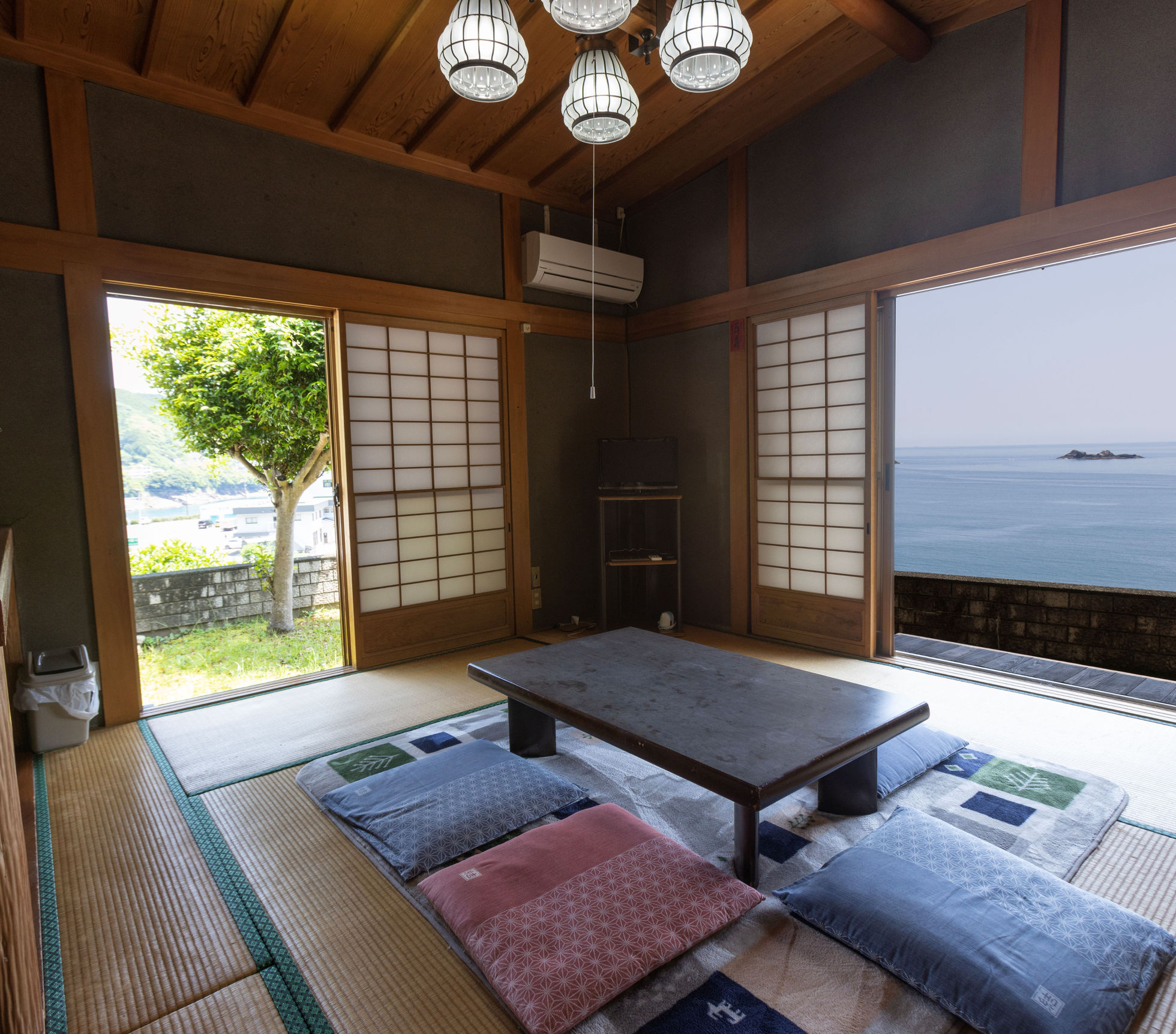 鬼のさんぽみち 離れ なぎ — 熊野市大泊町 · 熊野灘パノラマの木造平屋一棟貸し