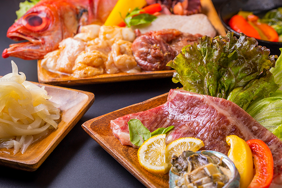 プライベートヴィラ淡路 THE SUITE — 淡路市岩屋、明石海峡大橋を望むプライベートプール付き一棟貸しヴィラ