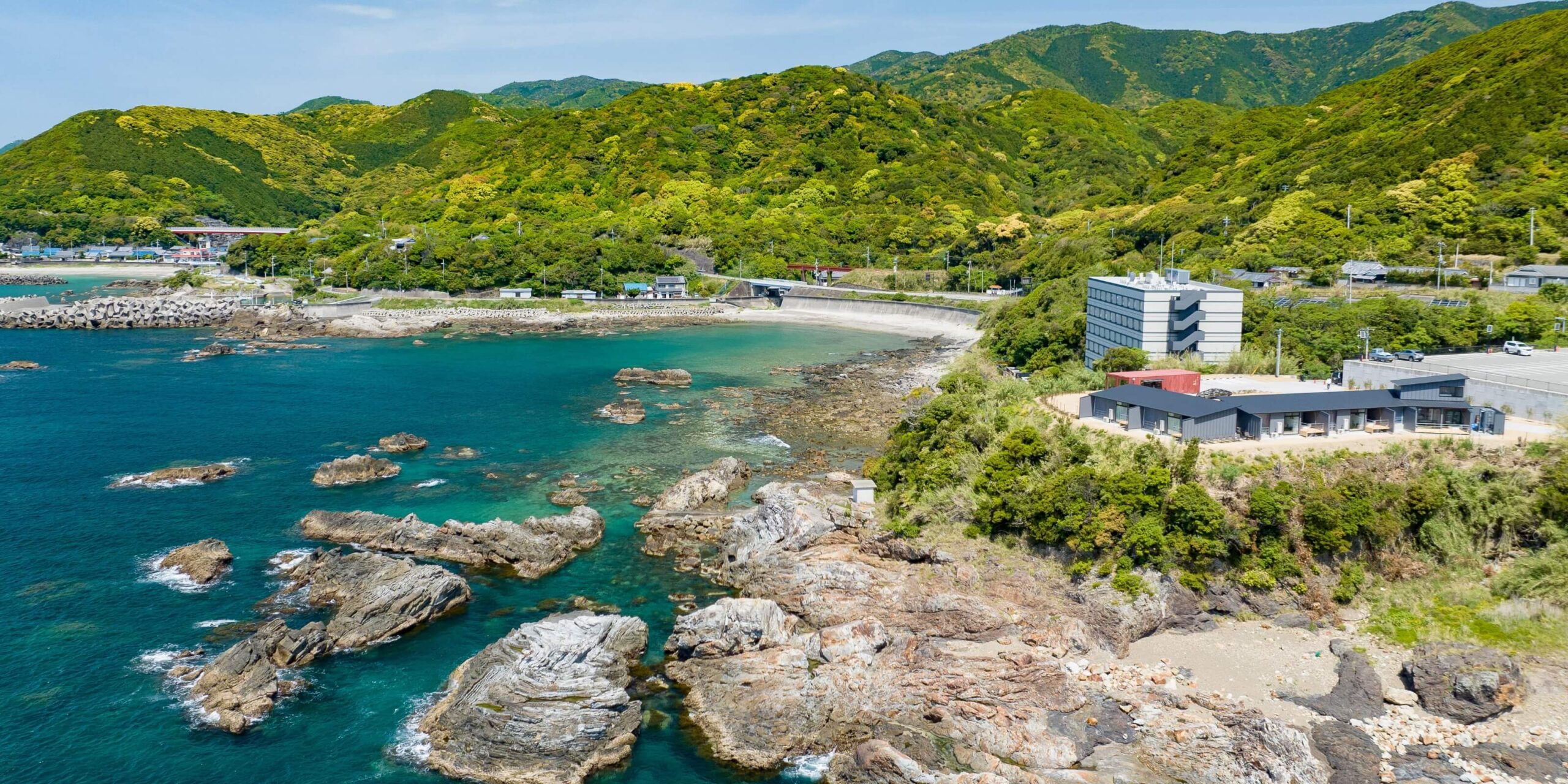 TUZUMI Wakayama Susami — すさみ町江住 · エメラルドの岩礁入江を見下ろすオーシャンビューヴィラ