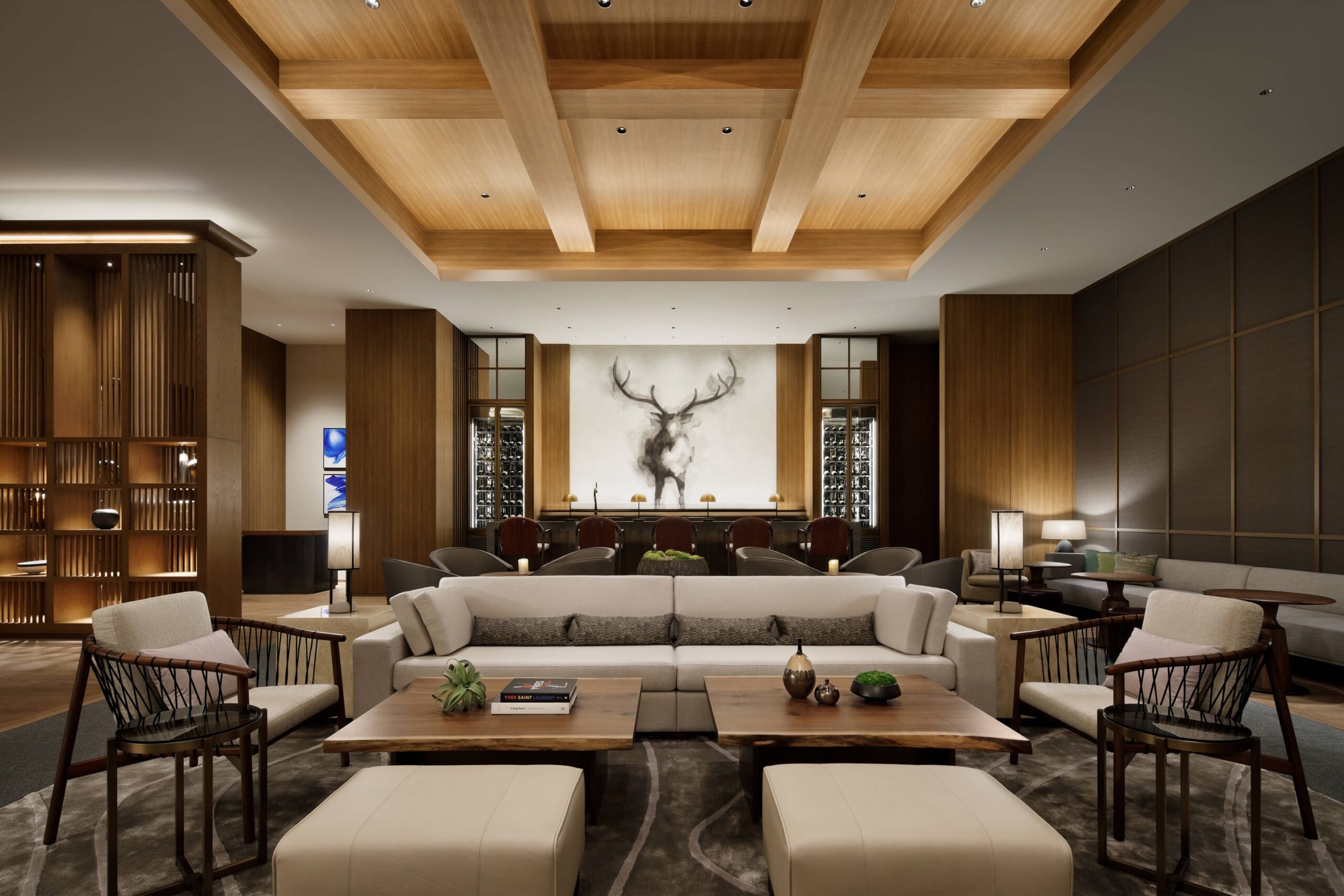 JW Marriott Hotel Nara — 奈良市三条大路 · ロビーラウンジ Flying Stag、奈良の鹿をモチーフとした内装