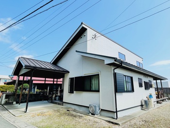THE ERABU — 沖永良部島・和泊 · 町なかの高台に建つ一棟貸し、暮らすように島時間を過ごす宿