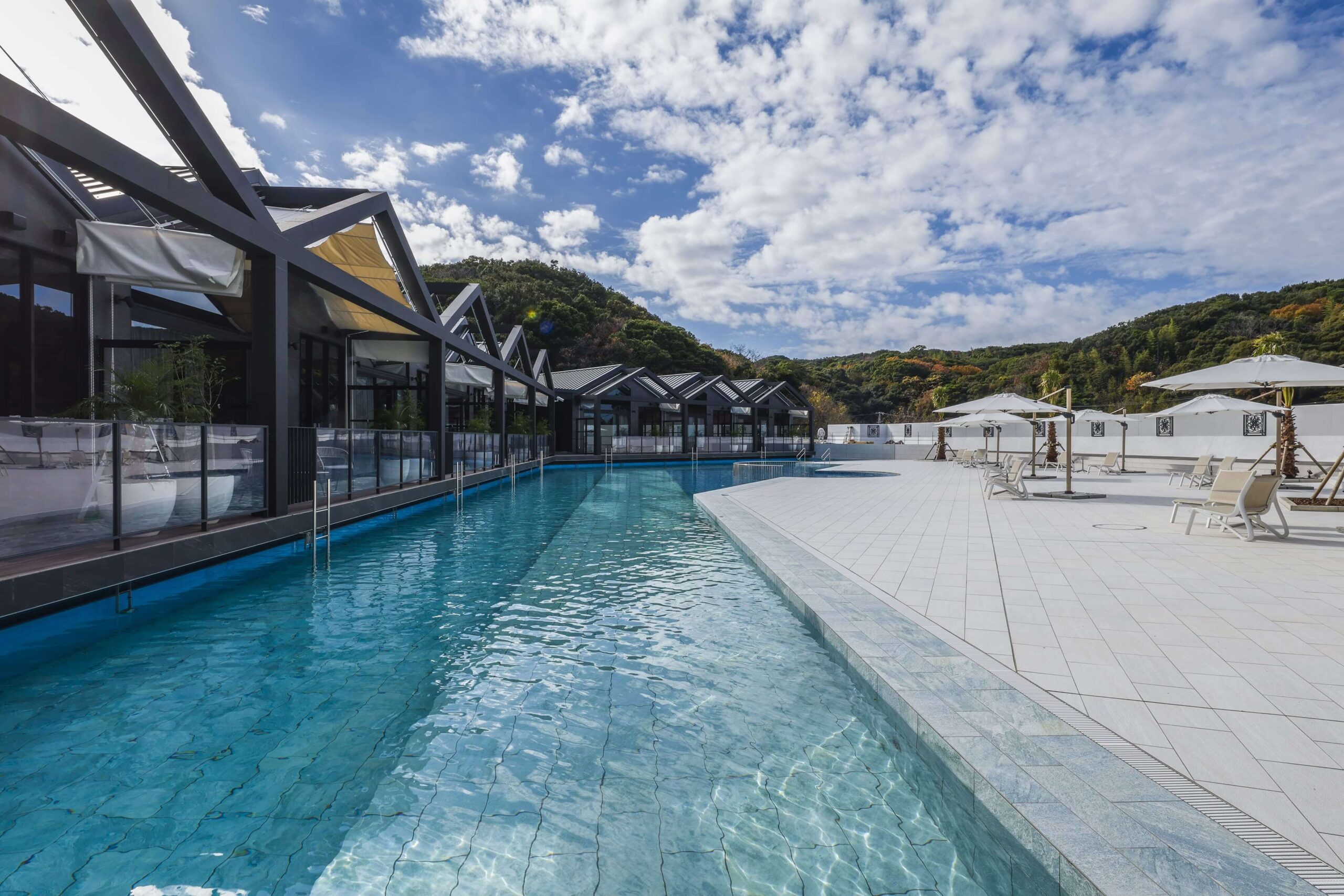 FIVE SPRING RESORT THE SHIRAHAMA — 白浜町・洲崎 · 全室源泉と通年温泉プールのSLH加盟リゾート