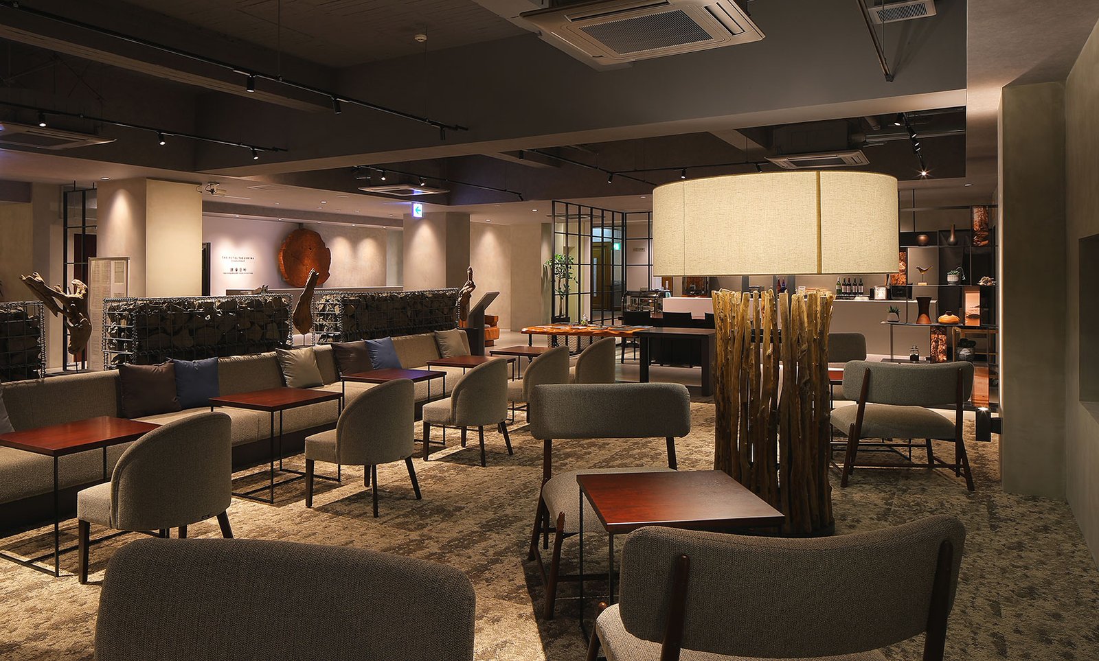 THE HOTEL YAKUSHIMA OCEAN & FOREST — 鹿児島・屋久島町宮之浦 · 港を見下ろす崖上の100室オーシャンビューホテル