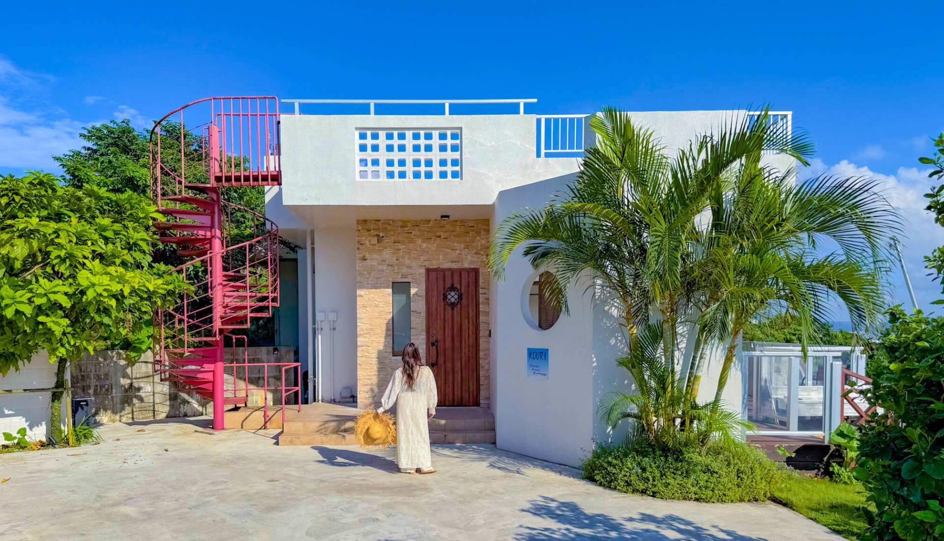 KOURI OCEAN MOON COTTAGE — 沖縄・古宇利島 · 古宇利大橋を望む海前の1日1組一棟貸しヴィラ