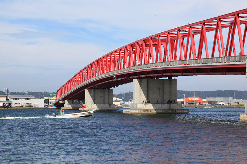遠藤旅館 — 厚岸町湾月町 · 厚岸湾を眼下に置く愛冠岬手前の海前小宿
