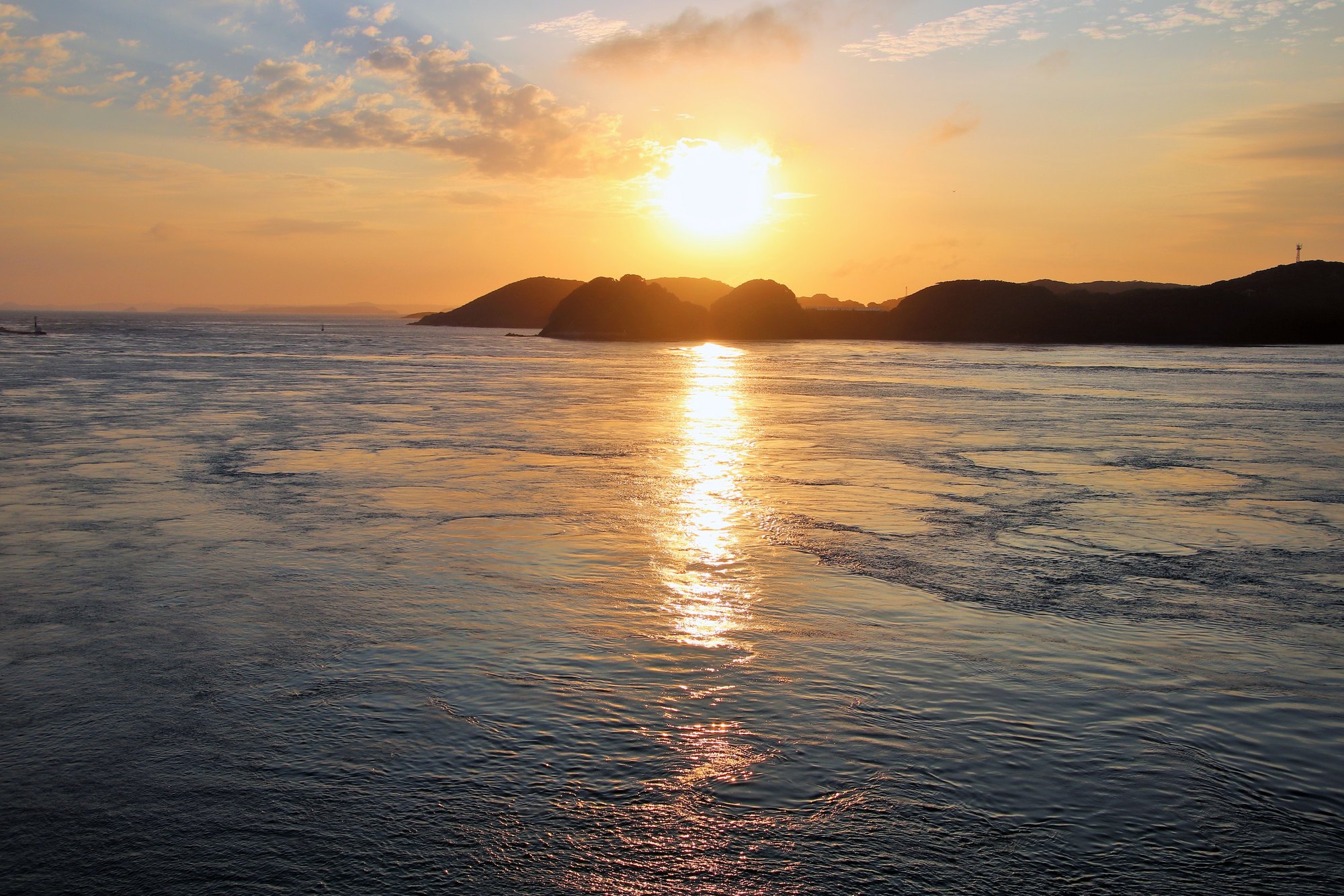 平戸海上ホテル — 長崎県平戸市大久保町 · 平戸瀬戸(西岸・平戸島側)に正対する立地