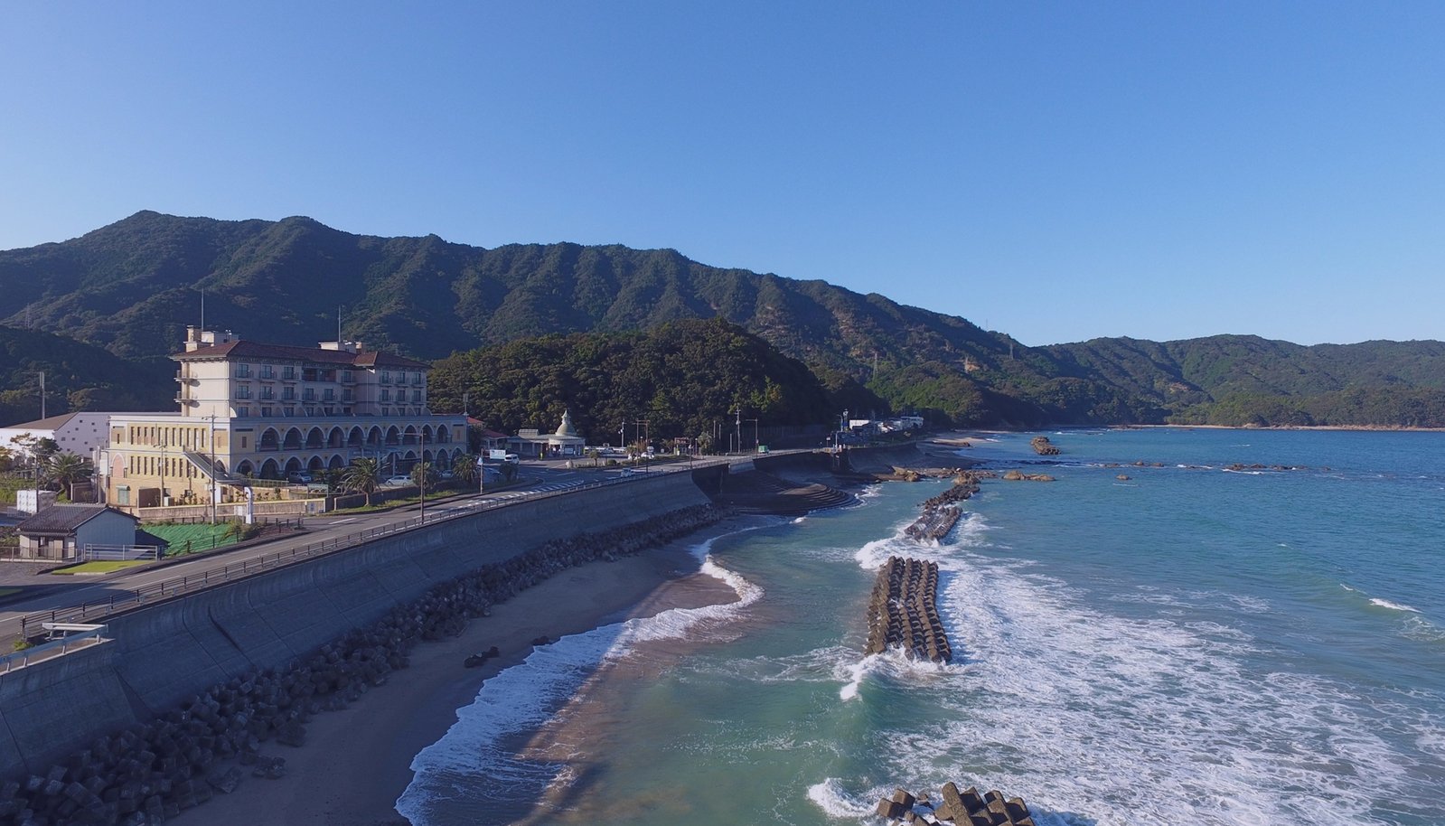 ホテルリビエラししくい — 徳島・海陽町宍喰 · 全室オーシャンビュー、地下1000mから湧く天然温泉を備えた海前ホテル