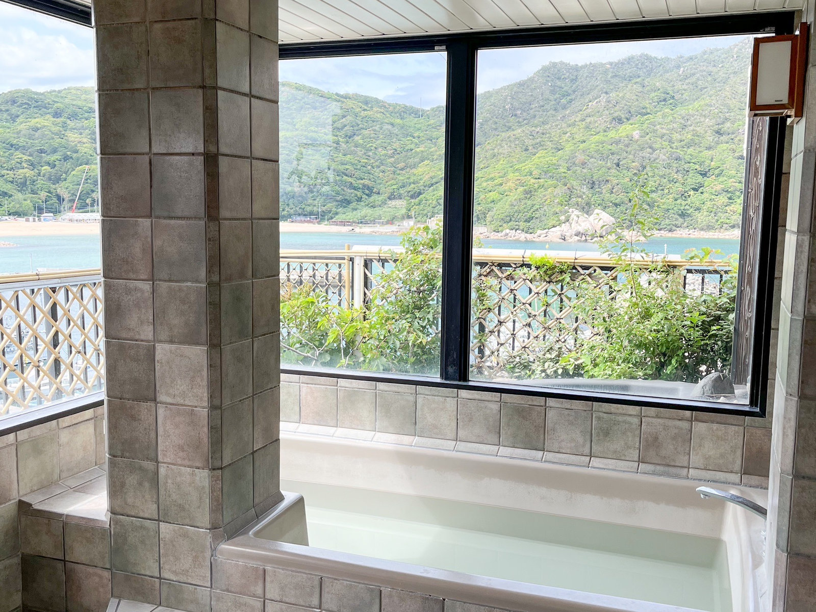 磯の屋 — 糸島・志摩芥屋 · 玄界灘と芥屋海水浴場に面した昭和からの料理旅館
