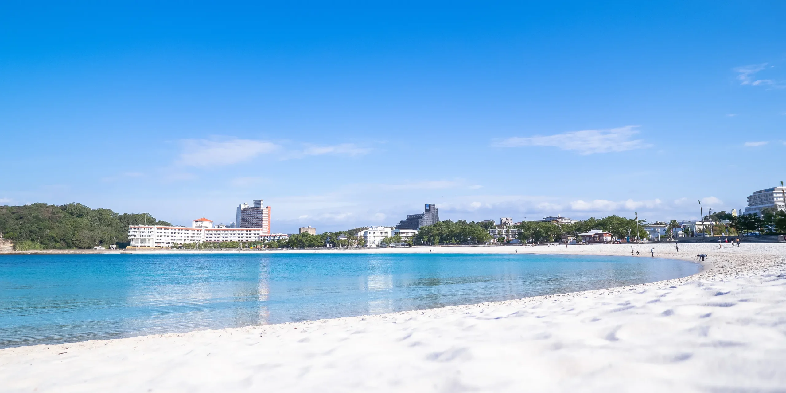 南紀白浜マリオットホテル — 白浜町 · 白良浜と千畳敷を望む断崖のMarriottリゾート