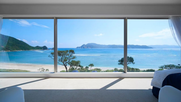 THE SCENE amami spa & resort — 奄美大島瀬戸内町 · 全室オーシャンビュー、床から天井までの海に開く窓