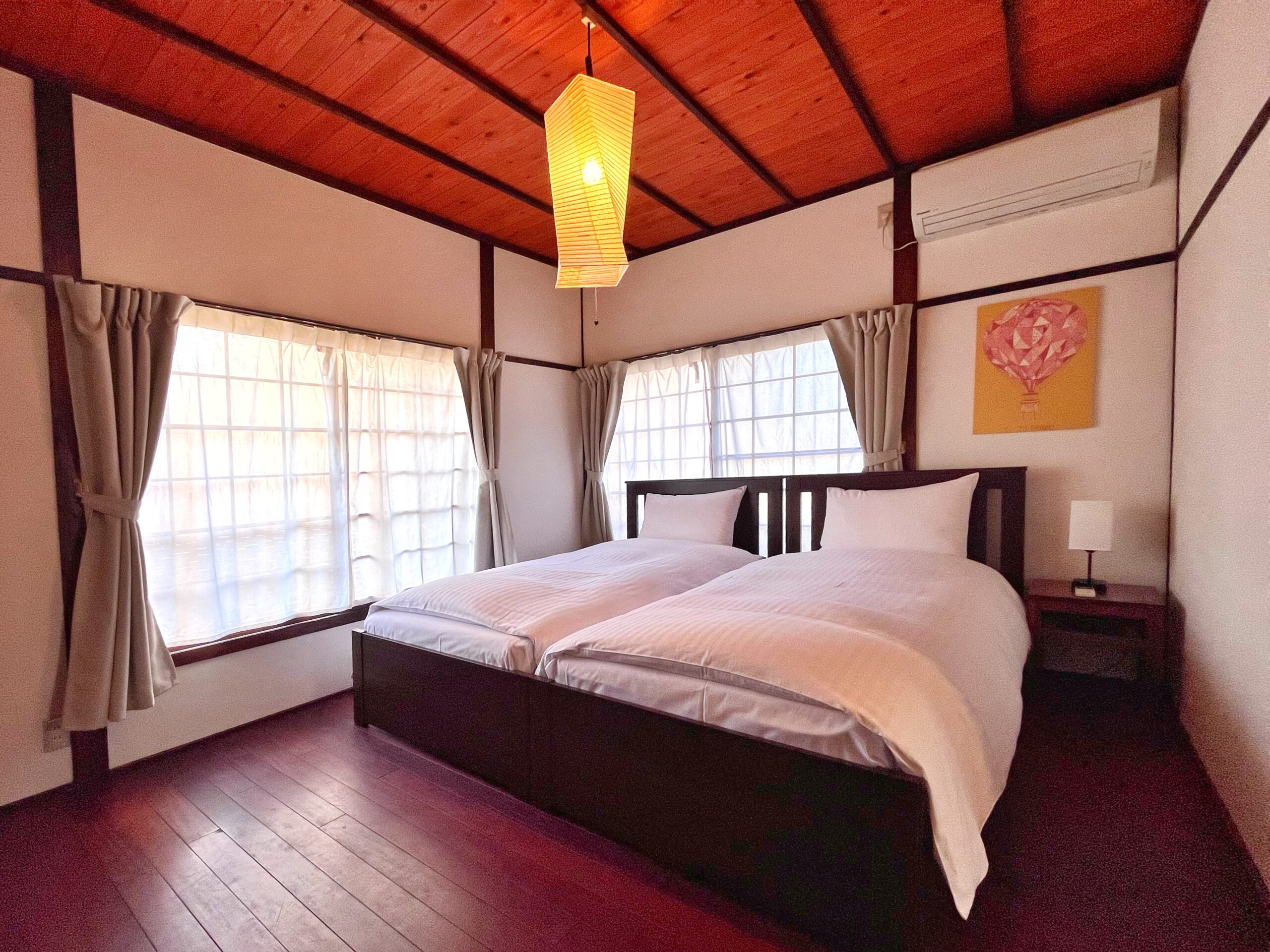 Quaint House Naoshima — 直島・宮浦 · 築約80年の民家を改装した和モダンの客室