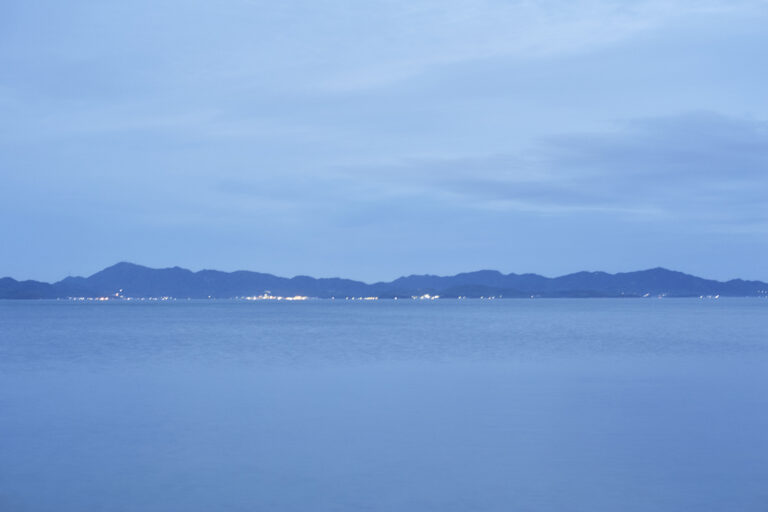 香港からの家族4人、瀬戸内の島を4泊5日で三つ渡る——豊島・直島・犬島、美術館と入江を継いで海の朝を数える行程