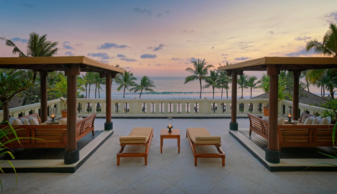The Legian Seminyak — バリ島スミニャック · インド洋に面したオーシャンスイートとサンセットバー